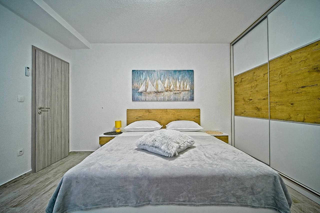 Luxury Apartment "Blue Diamond" Postira Exterior photo