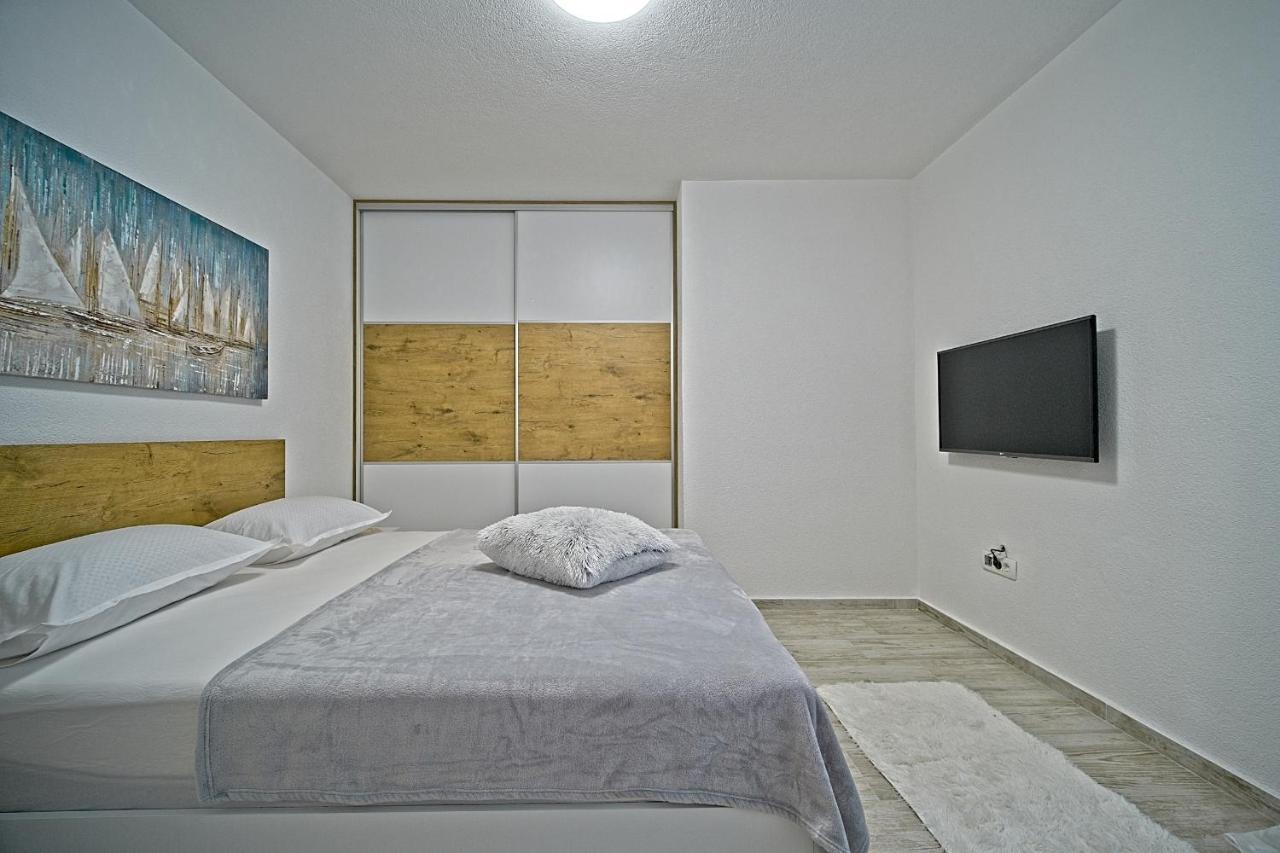 Luxury Apartment "Blue Diamond" Postira Exterior photo