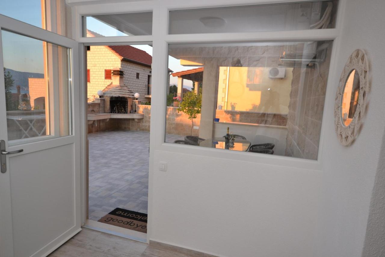 Luxury Apartment "Blue Diamond" Postira Exterior photo